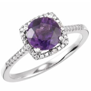 Sterling Silver Halo Amethyst and Diamond Ring Size 7 Sterling Silver Halo Amethyst and Diamond Ring Size 7